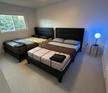 Downtown Mississauga House | PriceDrop Stays-Best Value in Core Mississauga