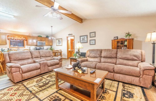 Wears Valley Cabin | PRICES REDUCED FOR OPEN AUGUST DATESnPeaceful and Secluded Peace of Heaven Cabin
