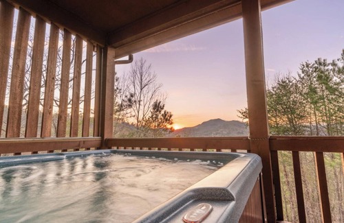 Wears Valley Cabin | PRICES REDUCED FOR OPEN AUGUST DATESnPeaceful and Secluded Peace of Heaven Cabin