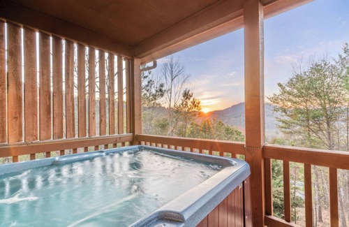 Wears Valley Cabin | PRICES REDUCED FOR OPEN AUGUST DATESnPeaceful and Secluded Peace of Heaven Cabin