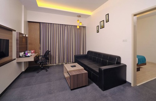 Savli Hotel | Pride Biznotel Manjusar