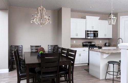 St. George Apartment | Pride of the Ledges