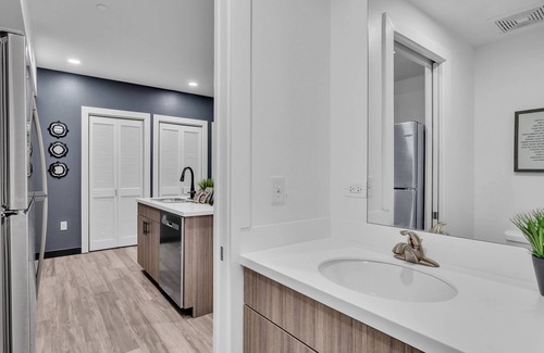 Zephyrhills West Apartment | Prime 2 BDR Condo Steps from Padel, Pickleball and Tennis Center plus nearby Golf Course