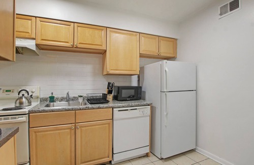 Evanston Apartment | Prime 2BR Chicago Apartment