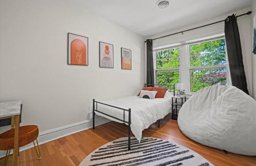 Kansas City Apartment | Prime 3BR Unit Next To KU Med & Midtown - Westport