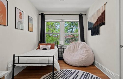 Kansas City Apartment | Prime 3BR Unit Next To KU Med & Midtown - Westport