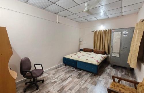 Bhopal Villa | Prime Area 1 Room Budget Stay