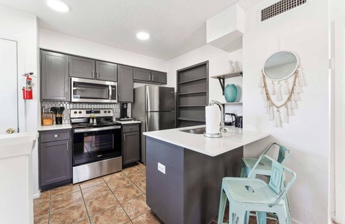 Pleasant Valley Apartment | Prime Area Chic 1BR, Fast WiFi, 7 Min to Downtown