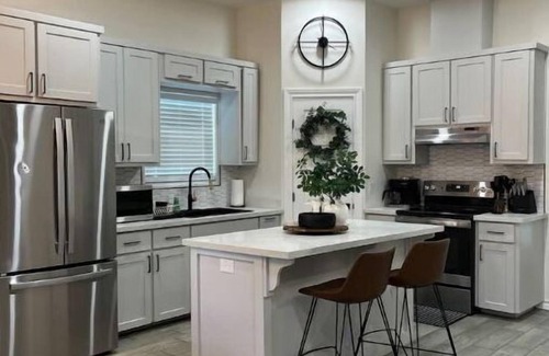 McAllen House | Prime Clean Trendy Retreat
