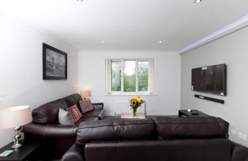 Pitreavie Apartment | Prime Commuter Executive Apartment Dunfermline