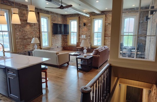 Oshkosh Condo | Prime destination for Oshkosh and Appleton, stunning river views