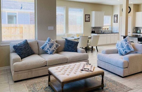 Rosenberg House | Prime Haven on Fountain Drive