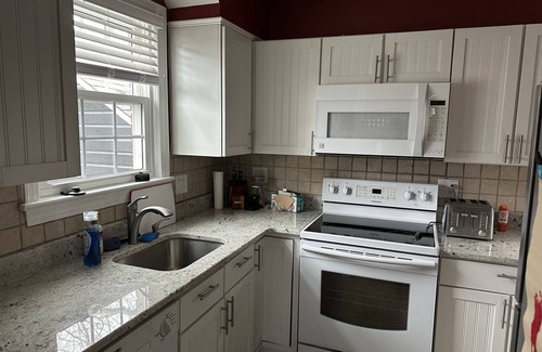 College Park House | Prime Hyattsville location available for 30 day plus rental! Dog friendly n