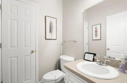 Hyde Park House | Prime Hyde Park Stay - 4 Min to Beach & Fun Games!