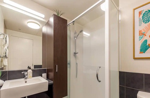 Grafton Apartment | Prime Location - 2 Bedroom Urban Retreat