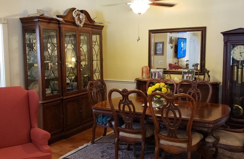 Countryway House | Prime Location! 2 Min to the Bay, 15 Mins to Beaches & Attractions, Pet Friendly