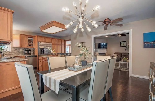 Arnolds Park House | Prime Location. 4 Bedroom House Sleeps up to 9. Close to Amusement Park.2 Baths.