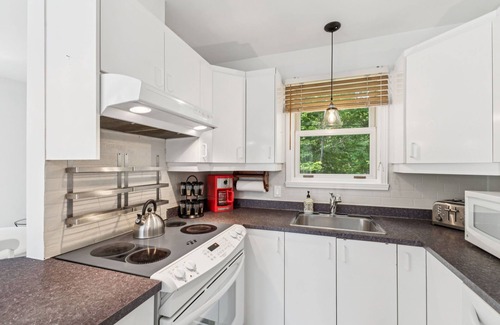 Mont-Tremblant Village House | Prime location 4 bdrm/2bath in Old Village - 5 min to slopes! VIP Parking Pass