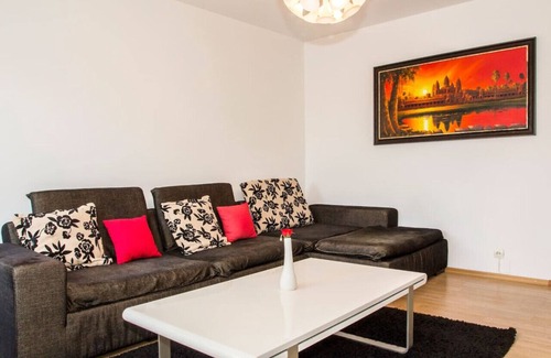 Bucharest Apartment | Prime Location Apartment Near Tineretului Park | City Centre | Metro