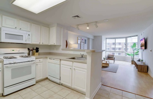 Ballston Apartment | Prime Location Apt Near Ballston