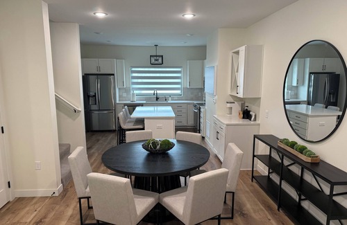 Arnolds Park House | Prime Location! Beautiful and spacious 3-bedroom townhome in the heart of Boji!