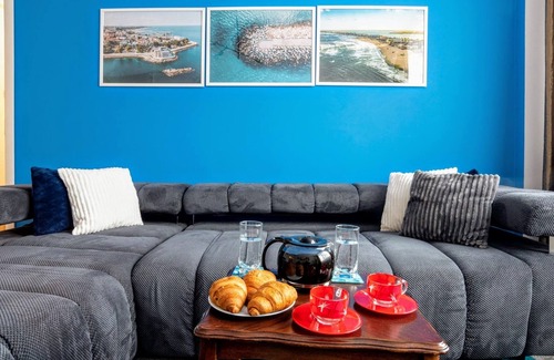 Constanta Apartment | Prime Location: Central Park View. 5 Min to Beach