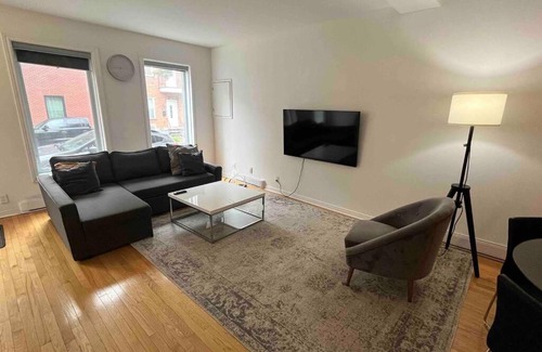 Saint Henri Apartment | Prime Location Condo With Parking 10 min from dowtown