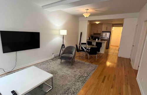 Saint Henri Apartment | Prime Location Condo With Parking 10 min from dowtown
