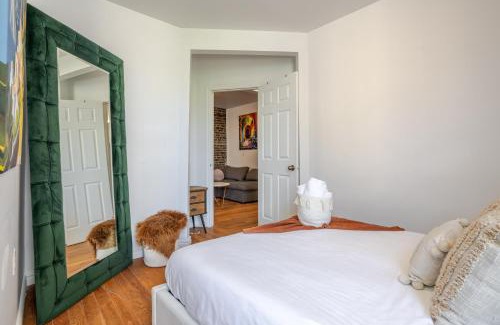 Shaughnessy Village Apartment | Prime Location Gorgeous 4BR Downtown MTL