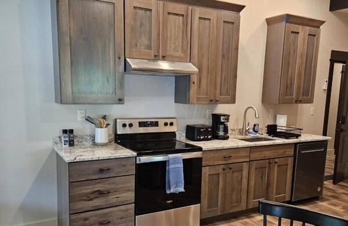Gardiner House | Prime Location! Heated Pool, Parking, Near North Entrance of Yellowstone Park