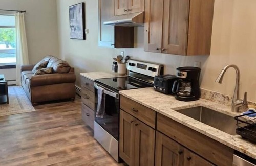 Gardiner House | Prime Location! Heated Pool, Parking, Near North Entrance of Yellowstone Park