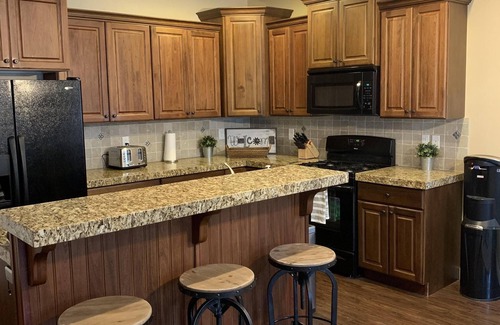 Draper House | PRIME LOCATION- Home central to ski resorts, Hiking, Expo Center, shopping