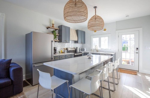 Marblehead House | Prime location in town w parking! Walk to beach, shops & harbor-Sleeps 8