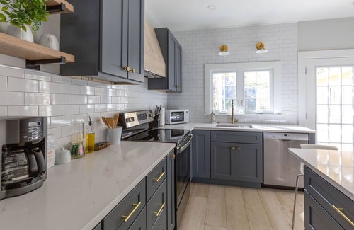 Marblehead House | Prime location in town w parking! Walk to beach, shops & harbor-Sleeps 8