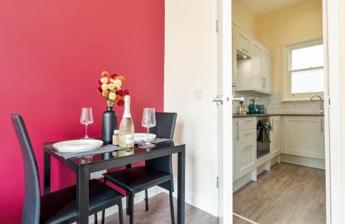 Canterbury Apartment | Prime Location - Modern 1BR in Canterbury Centre