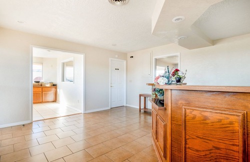 Elk City House | Prime Location! Near National Route 66 Museum, FREE Parking, 2 Comfortable Units