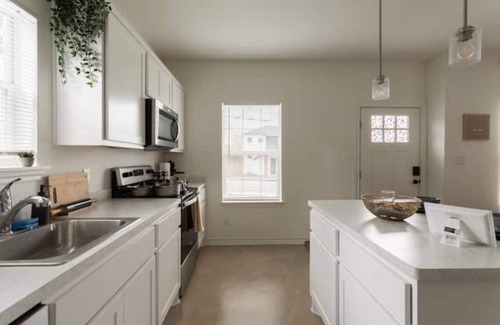 Denver Heights House | Prime Location near Downtown