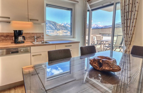 Zell am See Apartment | Prime location, overlooking the town of Zell am See