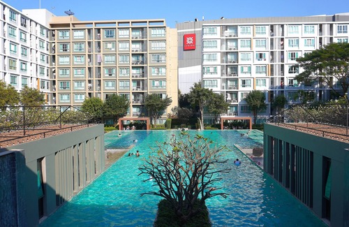Chiang Mai Apartment | Prime Location, Poolside Apt Next to Central Mall