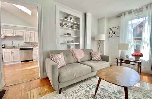 Clayton House | Prime Location ~ Stunning Village White House, Pillars of Clayton