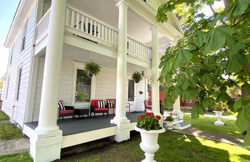 Clayton House | Prime Location ~ Stunning Village White House, Pillars of Clayton