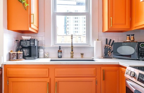 Short North House | Prime Location Top Rated Clean Parking Free