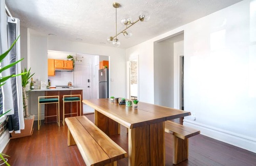 Short North House | Prime Location Top Rated Clean Parking Free