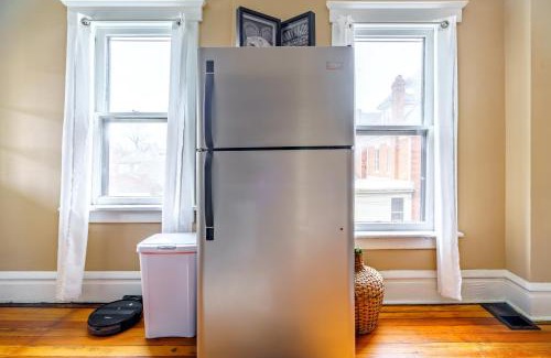 Victorian Village House | Prime Location Top Rated Free Parking Clean