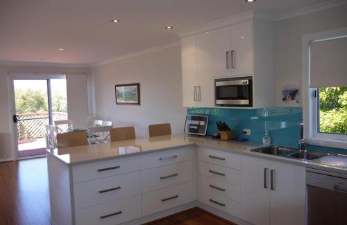 Bridport Apartment | Prime Location - Totally Refurbished