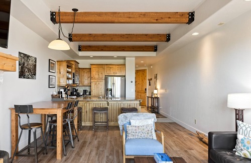 Kimball Junction House | Prime Park City Location, 10 min to Canyons Village, Full Kitchen, Private Hot Tub