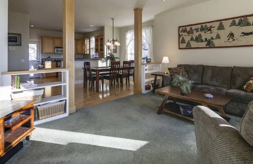West Hills House | Prime West Bend Location! Upper Balcony with View. A/C. Fireplace. Bikes.