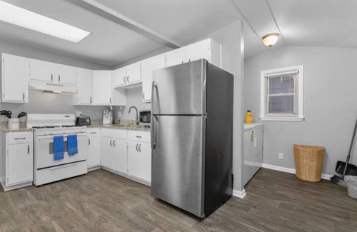 Kansas City House | Prime West Plaza Retreat: Cozy Bungalow Steps from KU Med & 39th St!
