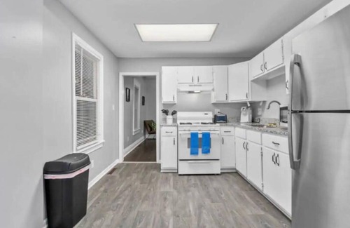 Kansas City House | Prime West Plaza Retreat: Cozy Bungalow Steps from KU Med & 39th St!