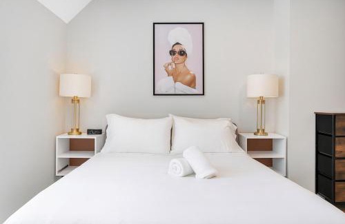 Mill River Apartment | Prime Yale Location WiFi Wooster Square Parking